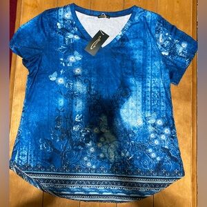 NWT Women’s Size XL Ofeefan Blue Floral V-Neck Short Sleeve Top